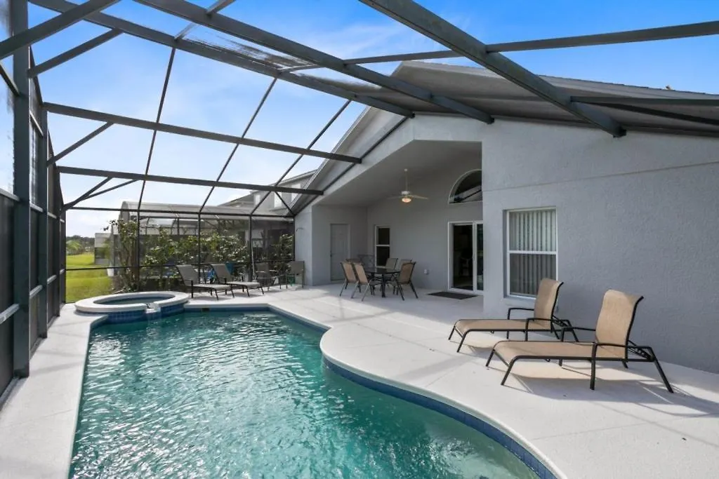 Beautiful 4 Bedroom 3 Bathroom Pool & Spa Villa Villa Davenport